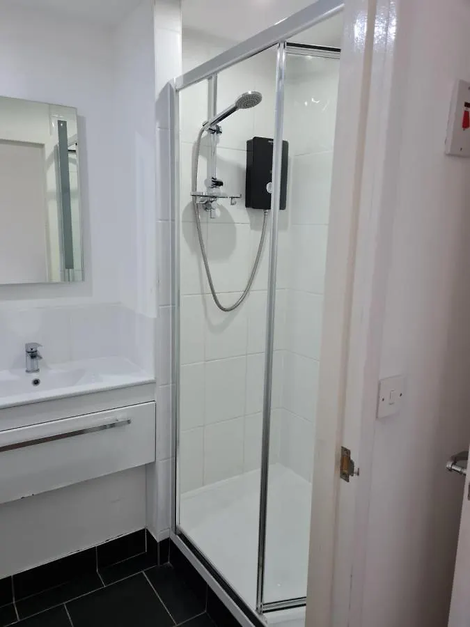 H.V Apartments 셰필드