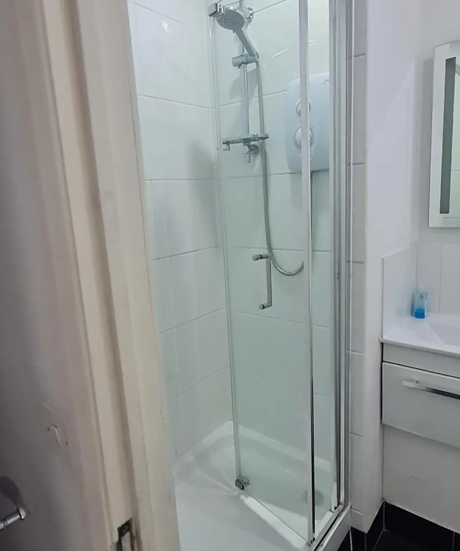 H.V Apartments 셰필드