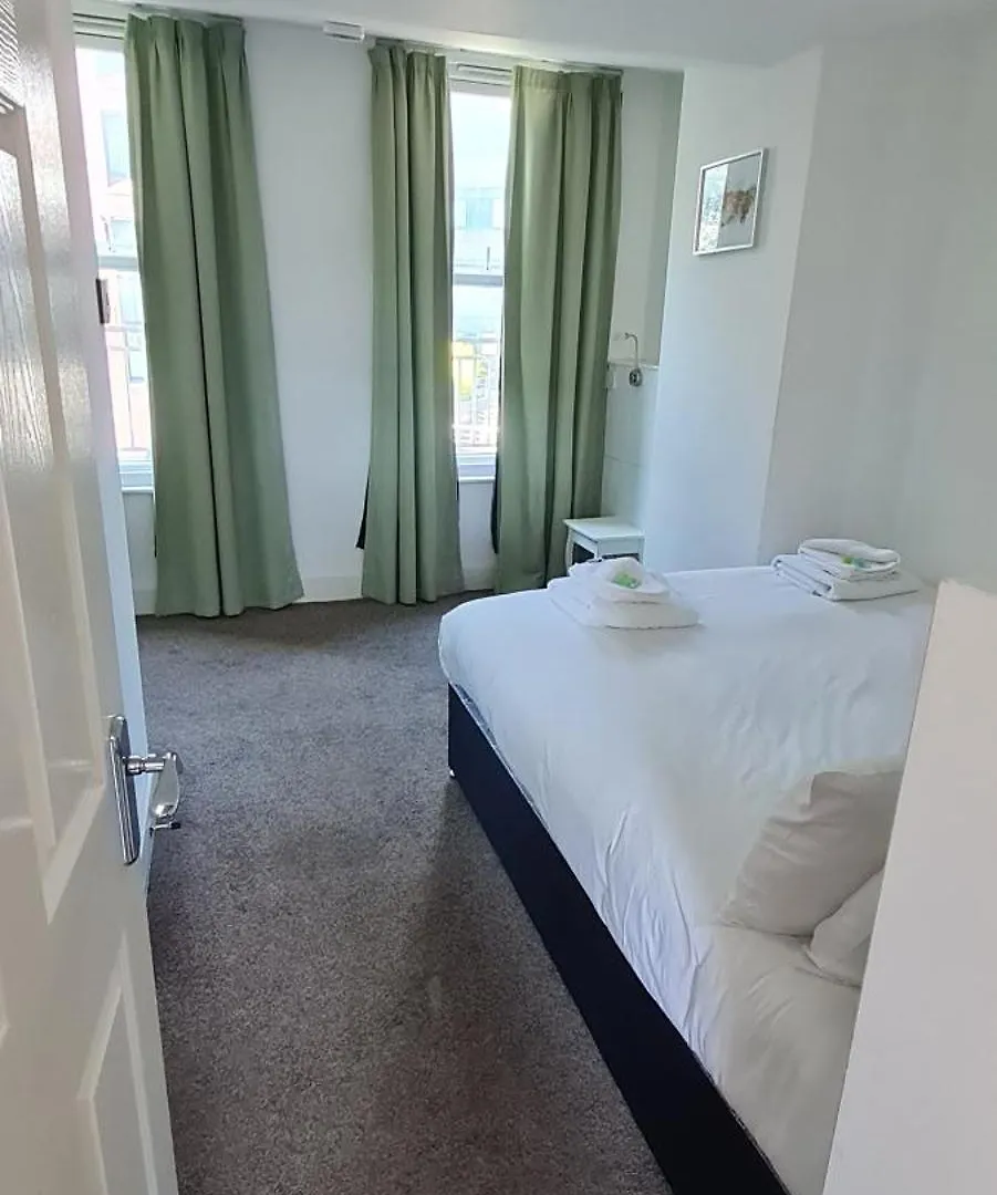 H.V Apartments 셰필드